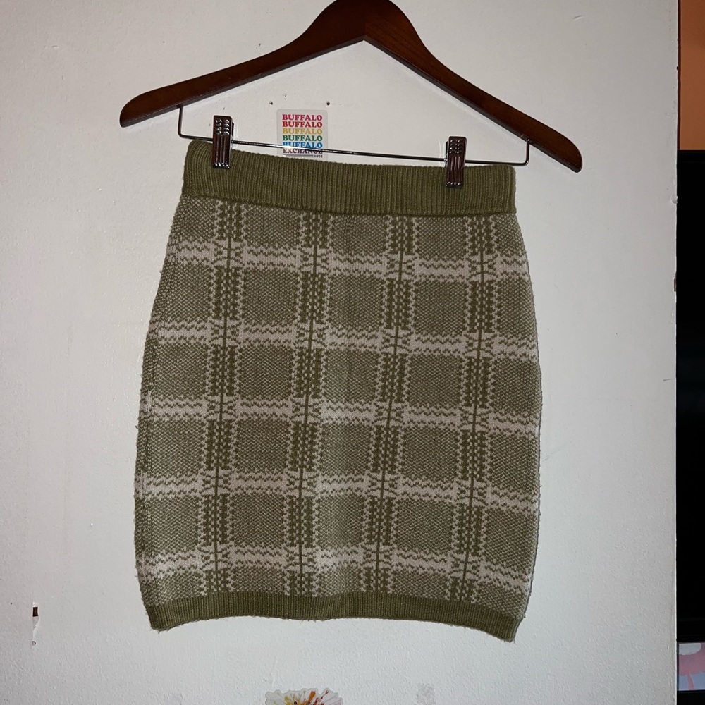 Tube Skirt in a knitted material.